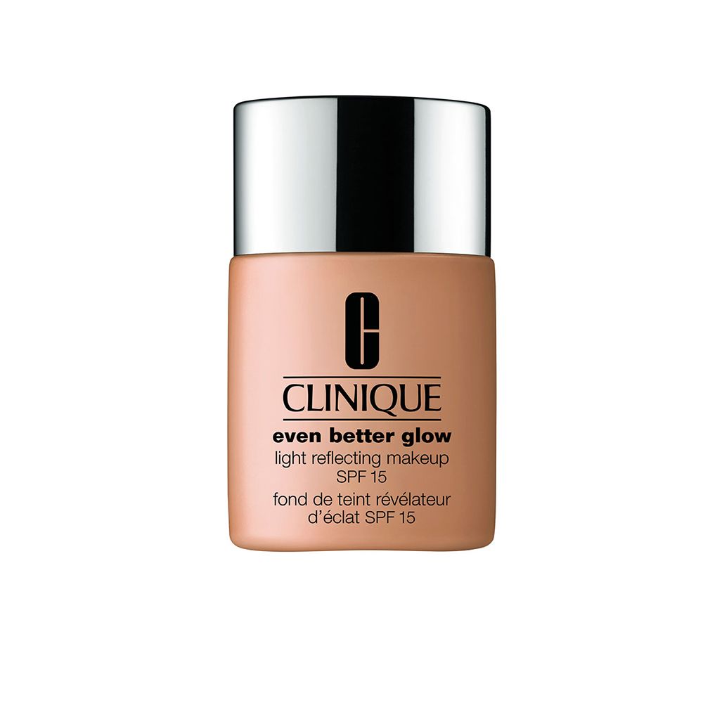 Image of CLINIQUE Even Better™ Glow Light Reflecting Makeup LSF 15 CN 90 Sand